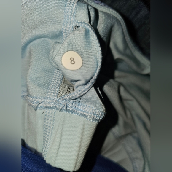 Lululemon Womens Enharten Tank Top Blue Camo Racerback Built-In Bra Sz 8 - Picture 15 of 15